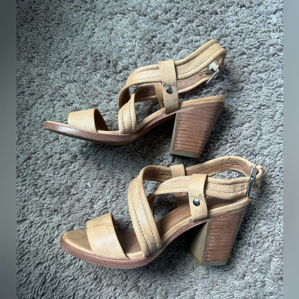 FRYE leather Block Heel sandal
